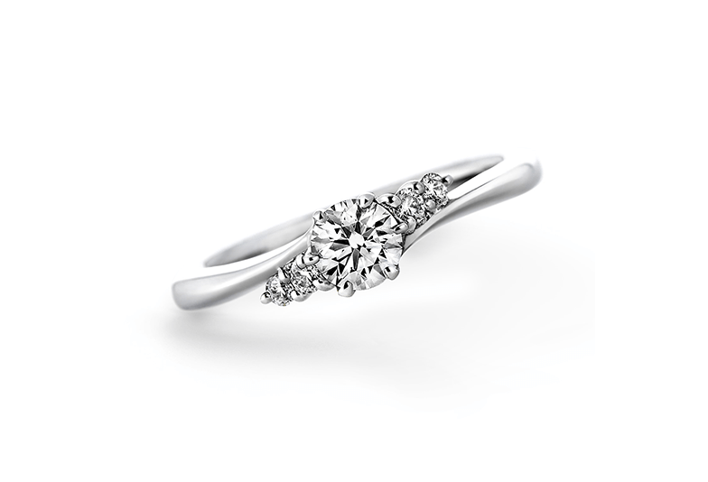 ラザールダイヤモンドの婚約指輪