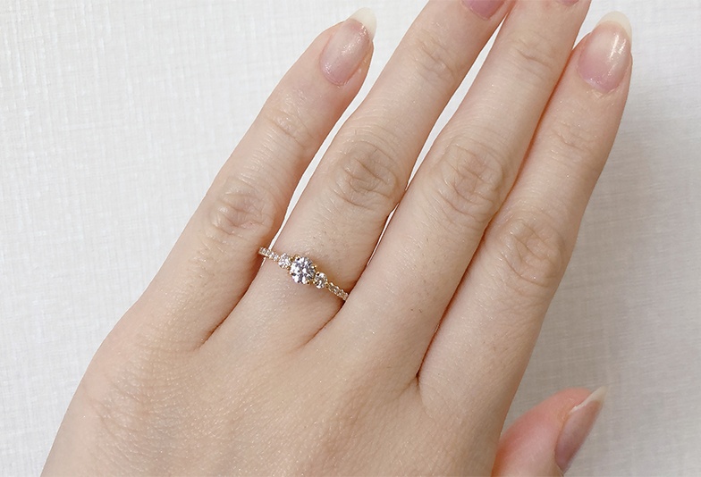 石川県で人気のブランドYUKAHOJOの婚約指輪コメット