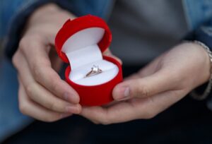 【いわき市】婚約指輪でダイヤモンドにこだわるなら「LAZARE DIAMOND」がおすすめ