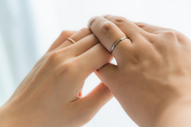 【上越市】結婚指輪はいつ買うもの？｜購入のタイミングや、どんな場で結婚指輪が必要なのかをしっかりおさえておきましょう