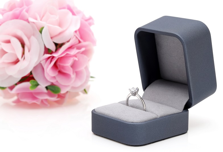 【宇都宮市】大切な方の為だけにつくるセミオーダーの婚約指輪。クリスマスにサプライズプロポーズってまだ間に合う？