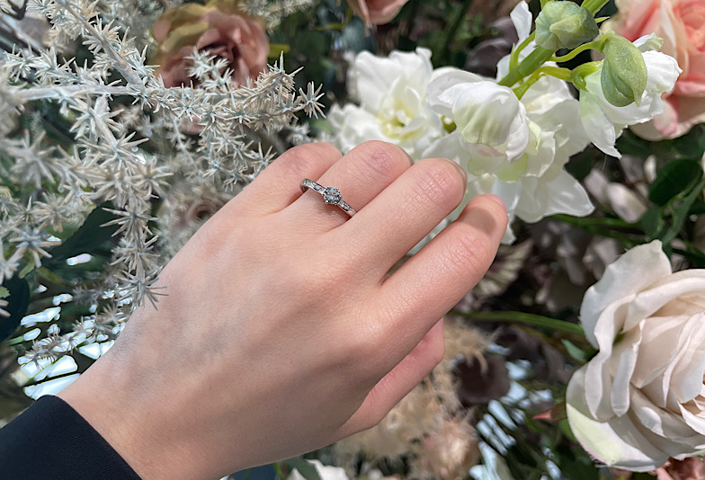 富山市で人気のロゼットの婚約指輪