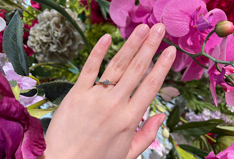 富山市ロゼットの婚約指輪