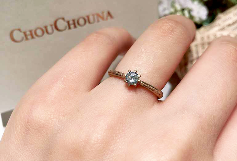 【静岡市】ゴールドの婚約指輪が話題！人気のデザインとは？
