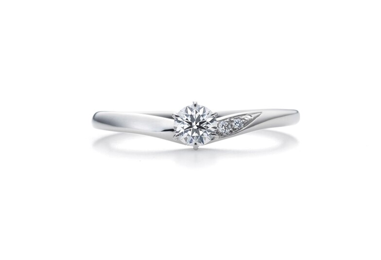 ラザールダイヤモンドの婚約指輪「フィル」