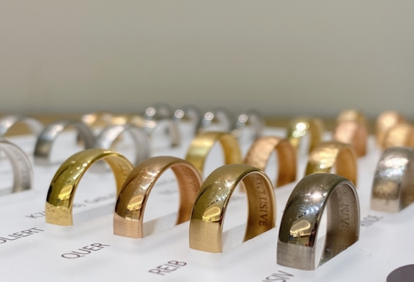 【京都・烏丸】ゴールド結婚指輪の人気ブランド3選！ゴールドってどんな素材？