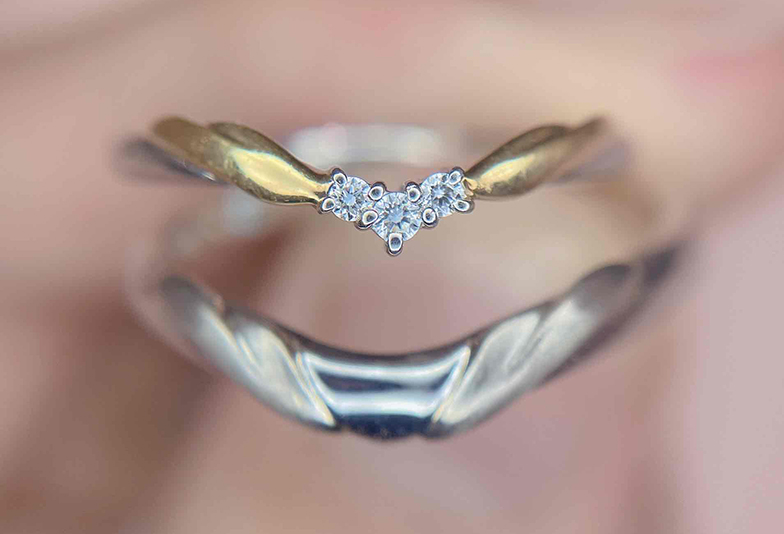 【浜松市】指が太く見えて嫌！細く見える結婚指輪ってどう選べばいい？