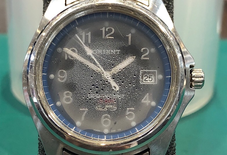 福井市エルパ最近時計がくもりがち…これって直せる？