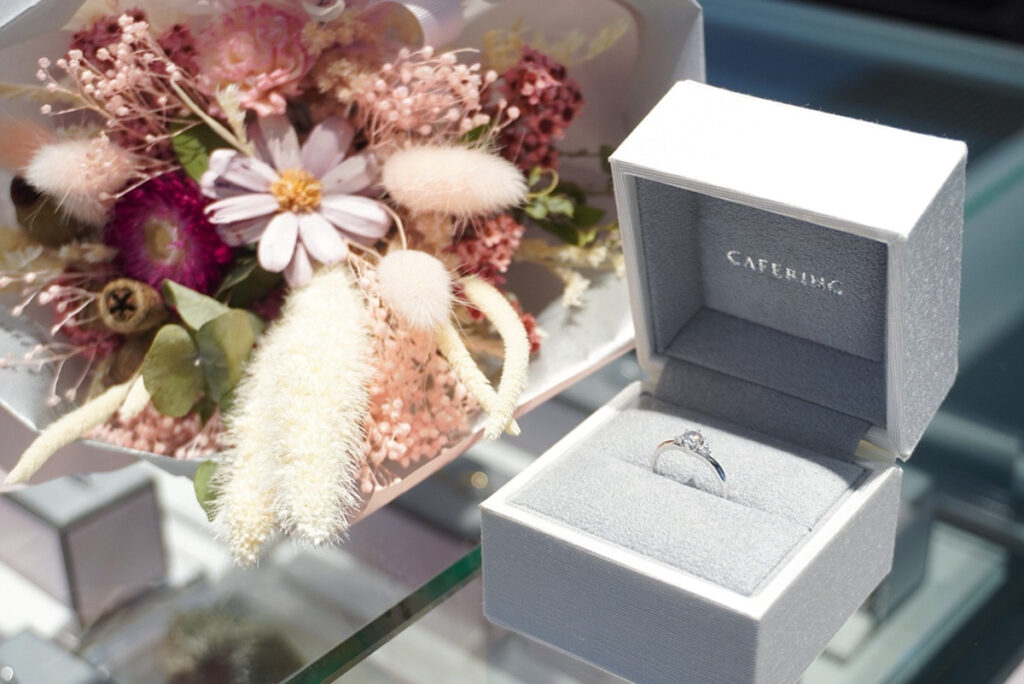 【上田市】婚約指輪のケースはどんな種類がある？人気ブランド５選！婚約指輪のデザインと合わせてご紹介します！