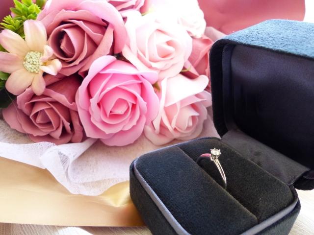 【豊田市】婚約指輪はサプライズプロポーズが良い？一緒に選ぶ？女性の本音をお伝えします！
