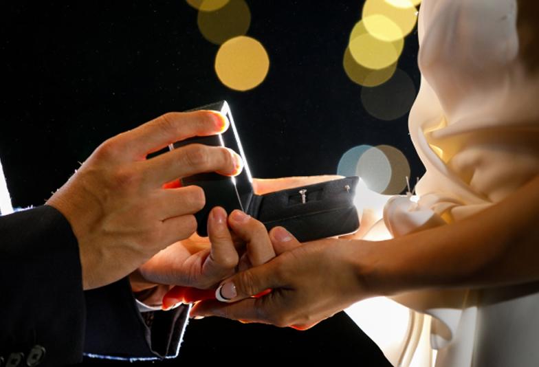 【横浜元町】プロポーズに婚約指輪は必要？用意するメリットとデメリットを比較してみた