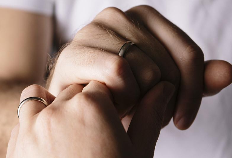 【結婚指輪特集】プラチナでも金属アレルギーに…素材のオーダーメイドで解決！
