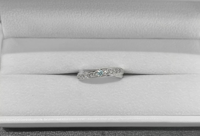 【豊橋市結婚指輪】爽やかで綺麗！ブルーダイヤモンドが輝く結婚指輪デザイン特集