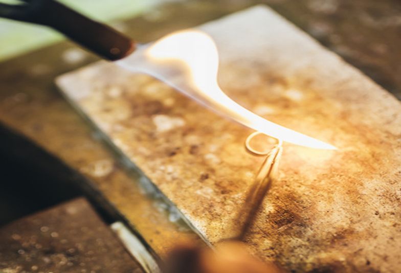 結婚指輪はデザインより耐久性をおすすめします。