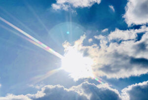 究極の手元供養　静岡の遺骨ジュエリー店に北海道から九州まで客が訪れる理由