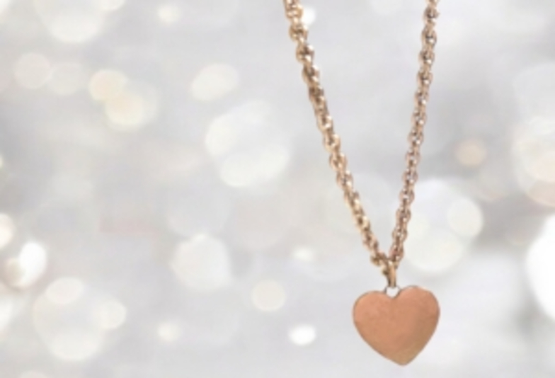 【和歌山市】スイートテンや結婚記念日、誕生日におすすめ！ダイヤモンドのダンシングネックレス